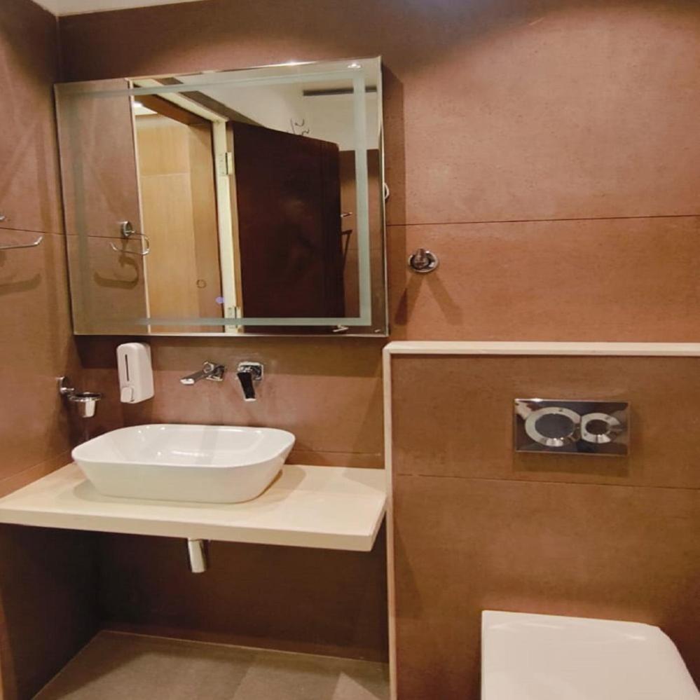 The Meera Hotel อุจเจน ภายนอก รูปภาพ