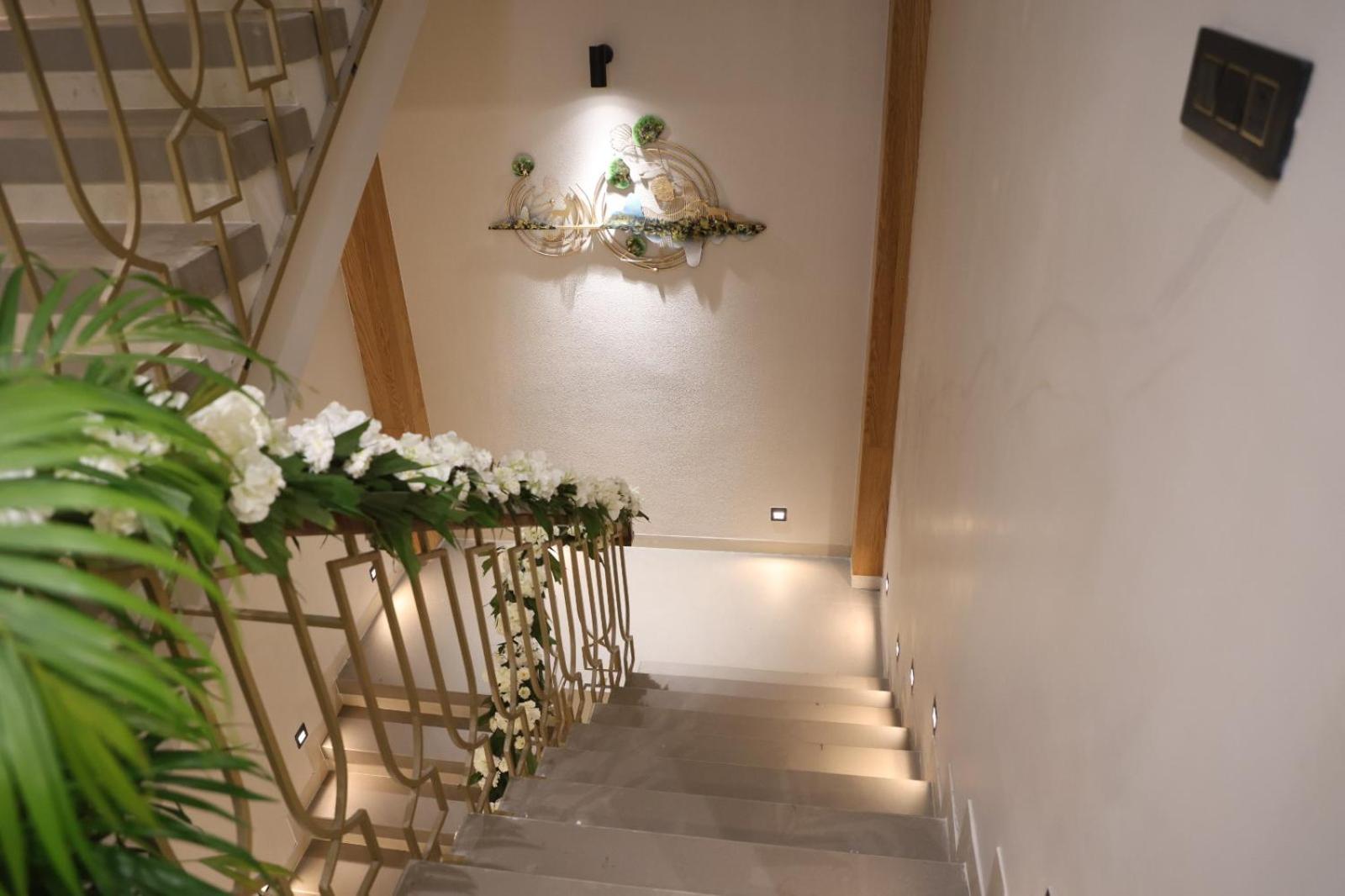 The Meera Hotel อุจเจน ภายนอก รูปภาพ