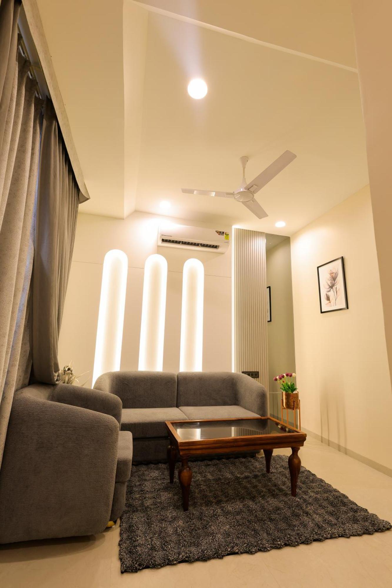 The Meera Hotel อุจเจน ภายนอก รูปภาพ