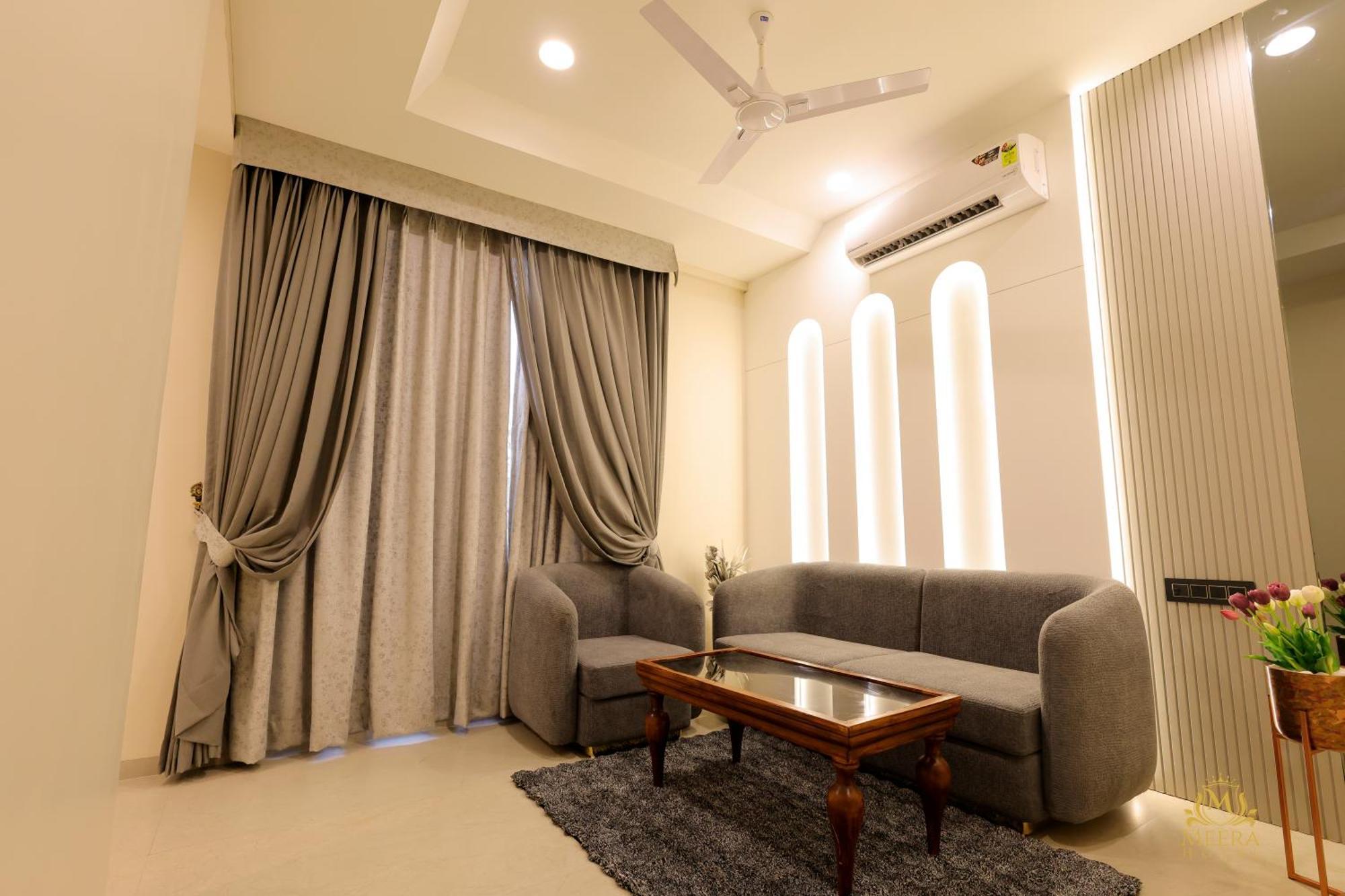 The Meera Hotel อุจเจน ภายนอก รูปภาพ